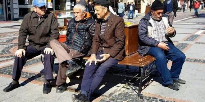 photo 2020 05 30 14 54 05 660x330 - صحيفة تركية تتوقع رفع الحظر عن كبار السن في هذا الموعد