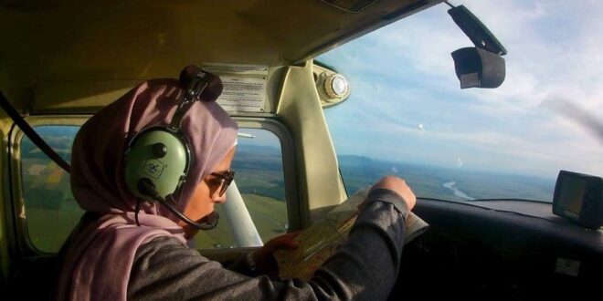 660x330 - لاجئة سورية تحقق حلمها وتصبح أول "كابتن طيار"