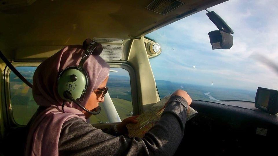 .jpg - لاجئة سورية تحقق حلمها وتصبح أول "كابتن طيار"