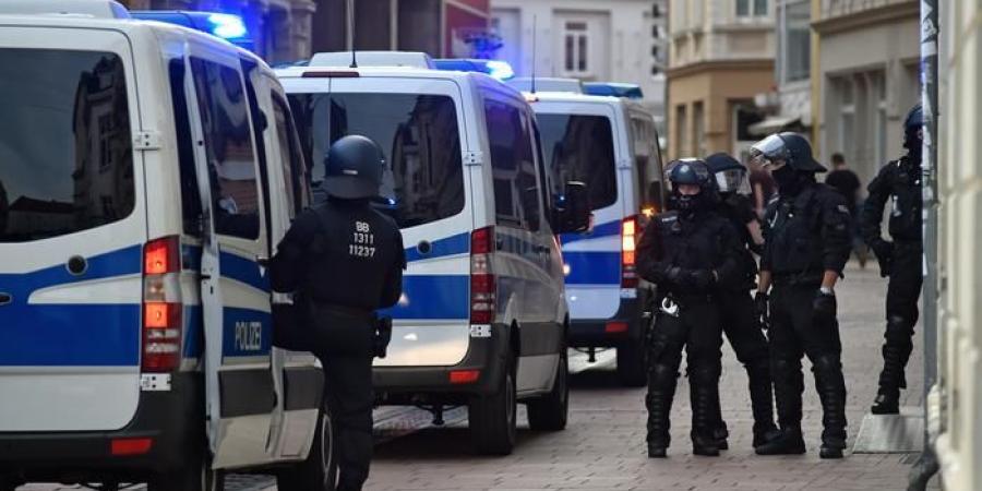 رشاش وأسلحة.. الشرطة الألمانية تشن عملية أمنية في ولاية 22براندنبرغ22 - تصريحات وزيرة داخلية ألمانيا بشأن اللاجئين الأوكرانيين في ألمانيا