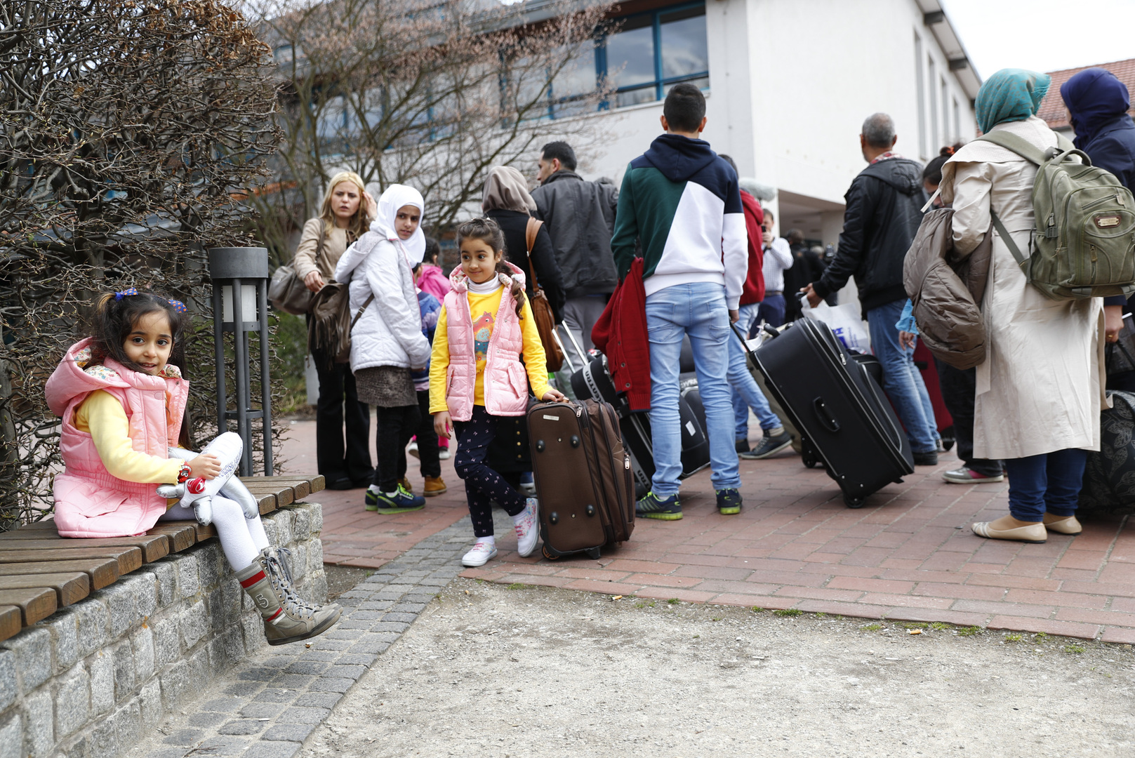5fd360134c59b730b14f3df3 - مدينة ألمانية تعلن عن تجهيزاتها لإستقبال اللاجئبن الفقراء وأغلبهم سوريون