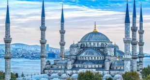 الازرق في اسطنبول 310x165 - مسجد السلطان احمد أو الجامع الأزرق من أهم الأماكن السياحية والتاريخية في اسطنبول