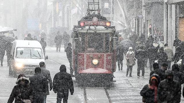 son dakika istanbul da bu gece ve yarin yogun 13870101 8360 o - خبير الارصاد الجوية يعلن عن تاريخ تساقط الثلوج في مدينة اسطنبول