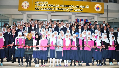 21504 1 - ما مستقبل الدراسة في مدارس إمام خطيب بتركيا بالنسبة للطلاب السوريين والعرب ؟