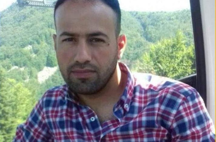 ترك توأمين يتيمين .. وفـ.ـاة فظـ.ـيع لشاب سوري من قبل سيارتين في مدينة تركية .. اليك التفاصيل ١٣٢٦٣٢ 1 714x470 - ترك توأمين يتيمين .. وفـ.ـاة فظـ.ـيع لشاب سوري من قبل سيارتين في مدينة تركية .. اليك التفاصيل