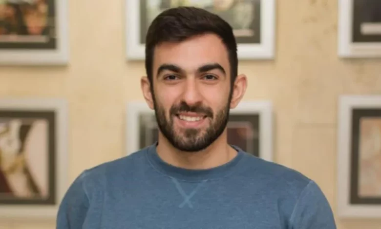 ورطة لاجئ سوري في السويد.. هرب من جحيم أسد فوقع بـ"حضن" بوتين 63c6a7ccdb05c 2023011600018 4f8f9cfe6b300958c2ab845e5f70c6b9684069938b504e7b37736869d686204f webp 780x470 - ورطة لاجئ سوري في السويد.. هرب من جحيم أسد فوقع بـ"حضن" بوتين