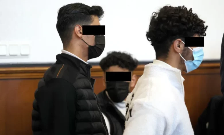 تناوبوا عليها بشكل جماعي ... ألمانيا تحاكم 3 شبان سوريين بتهمة حقيرة وصادمة جدا ... اليك التفاصيل 63c103ca62891 f57fc99e575c61a631ed95ff2172d86c2af4fdc9 webp 1 780x470 - تناوبوا عليها بشكل جماعي ... ألمانيا تحاكم 3 شبان سوريين بتهمة حقيرة وصادمة جدا ... اليك التفاصيل