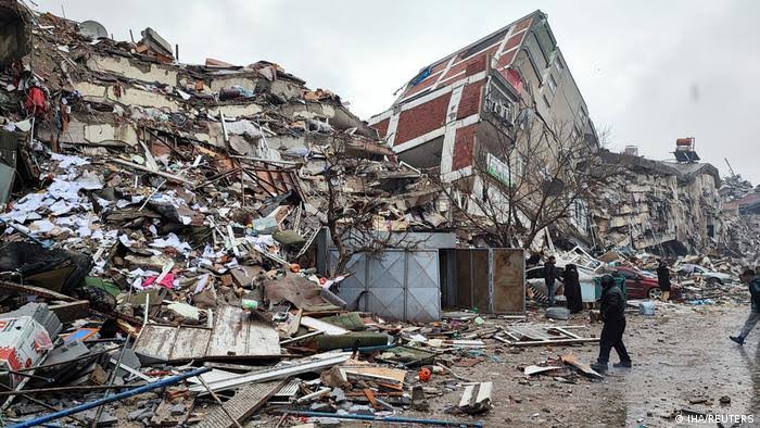 images 1 17 - مهم جدا كيف حدث الزلزال الاخير وهل سيتكرر وماقصة العالم الهولندي الذي توقع الزلزال في تركيا وسوريا