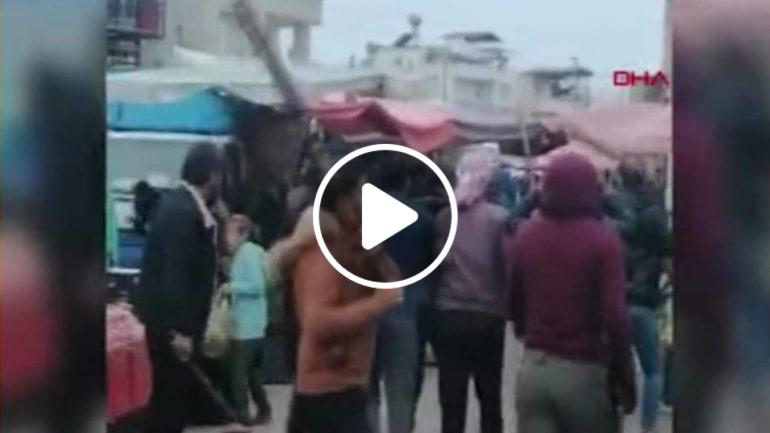 ١٣٤٢٠٣ 770x433 1 - مشهد صادم لسوريين يحولون سوق في مدينة تركية إلى ساحة حرب بعد شجار كبير بالعصي .. شاهد الفيديو