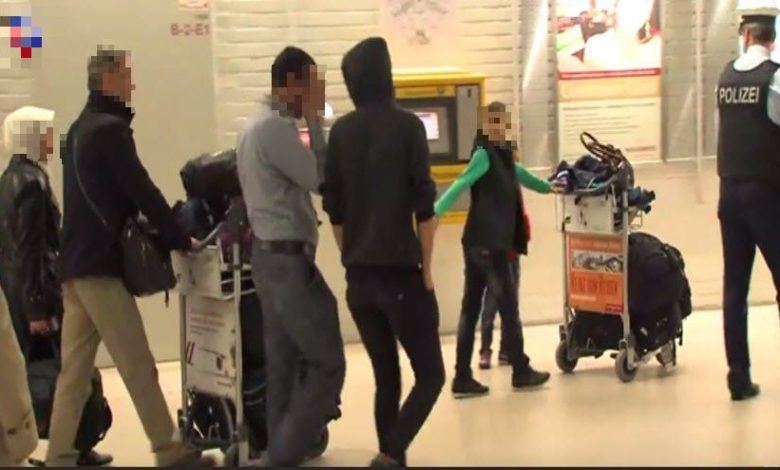 8000 يورو .. وفاة شاب سوري بأزمة قلبية بعد ان تركته خطيبته في المطار بهولندا .. اليك التفاصيل الصادمة 152165716808208600 censored 1 1 780x470 - 8000 يورو .. وفاة شاب سوري بأزمة قلبية بعد ان تركته خطيبته في المطار بهولندا .. اليك التفاصيل الصادمة
