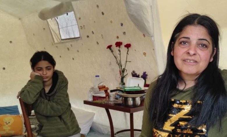 64158f4a95d3e 11 webp 780x470 1 - تفاصيل مؤثرة.. شاهد أم تركية تروي كيف أنقذها سوريون هي و ابنتها من تحت الأنقاض (فيديو)