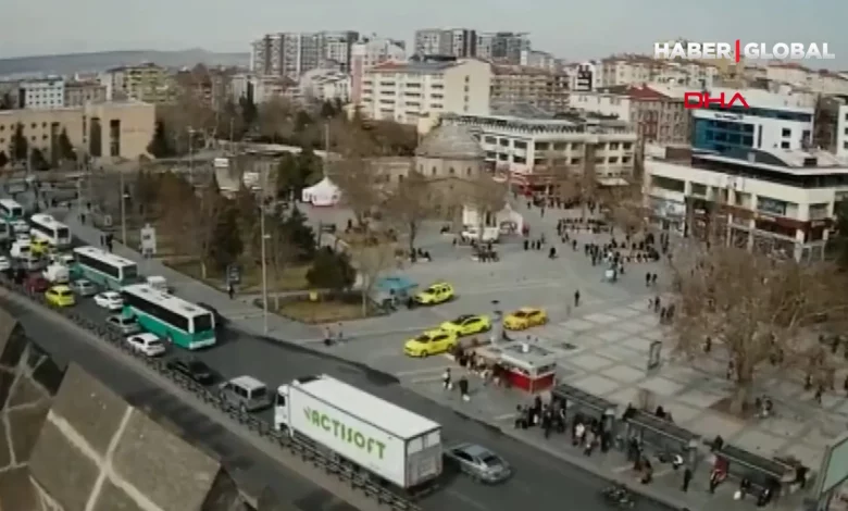kayserideki deprem ani kameraya boyle yansidi cijM 780x470 - شاهد بالفيديو لحظة حدوث الزلزال واهتزاز احد المنازل في مدينة قيصري التركية