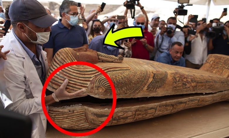 شاهد لحظة فتح تابوب عمره 2500 عام لأول مرة في مصر ليكتشفوا المفاجأة الصـ.ـادمة maxresdefault 6 780x470 - شاهد لحظة فتح تابوب عمره 2500 عام لأول مرة في مصر ليكتشفوا المفاجأة الصـ.ـادمة