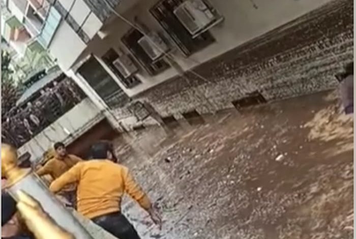 96 700x470 1 - شاهد فيديو فظيع لمنزل العائلة السورية التي توفي 5 من افرادها بعد ان غمرته المياه في فيضانات تركيا