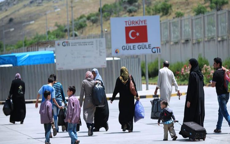 بحجة الزلزال.. مشروع برلماني تركي للتصويت على طرد فوري للسوريين من تركيا وهذا ماحصل .. اليك التفاصيل سوريون يدخلون الأراضي التركية – انترنت 750x470 - بحجة الزلزال.. مشروع برلماني تركي للتصويت على طرد فوري للسوريين من تركيا وهذا ماحصل .. اليك التفاصيل