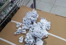 f019489e b913 496d 9944 1780e237d7b9 CDBZB 220x150 - حـ.ـريق كبيـ.ـر في مدرسة ألمانية ! 170 من رجـ.ـال الإطـ.ـفاء يعـ.ـملون بأقـ.ـصى جـ.ـهدهم لإطفاء الحريق